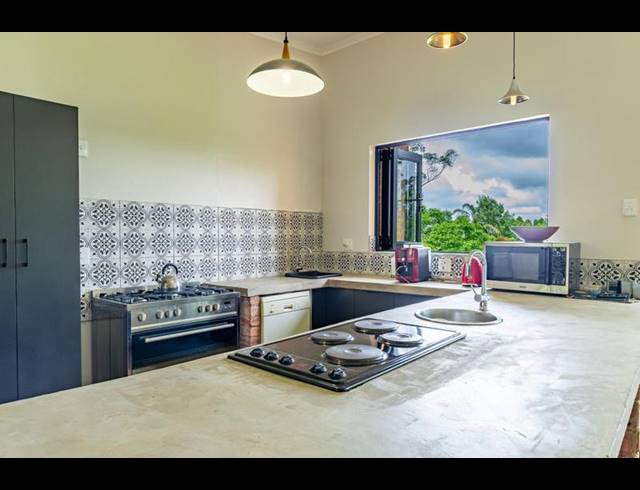 5 BEDROOM HOUSE FOR SALE IN WORLD'S VIEW